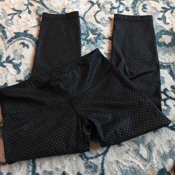 LULULEMON Black Polka Dot Capri Cropped Leggings - Picture 2 of 5